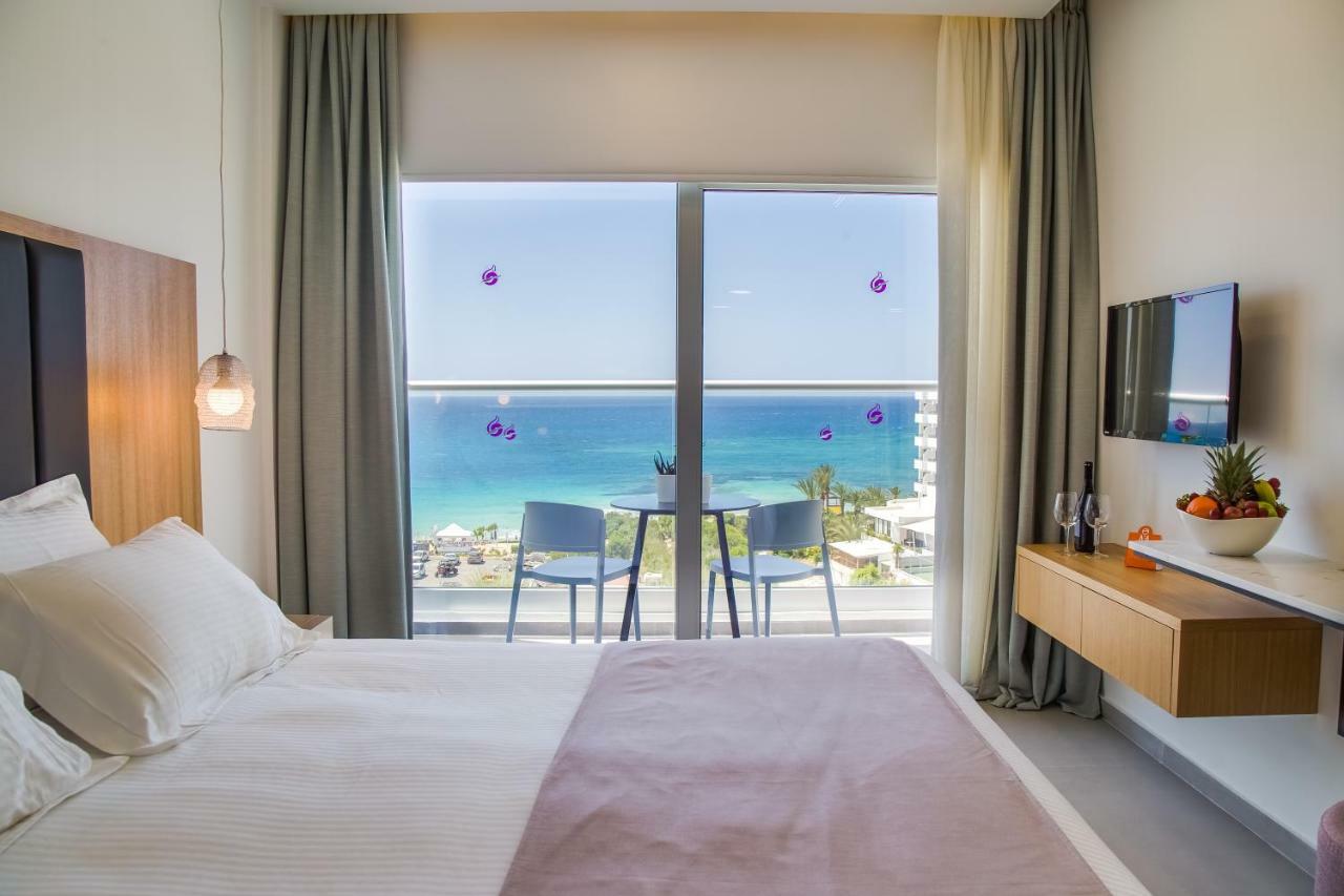 Double or Twin Room Sea View,799112772:JPEG